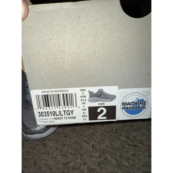 Girls shoes Sketchers Ready to Shine Size 2 - Picture 2 of 5